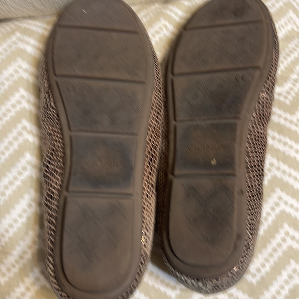 Vionic Size 10 - image 2